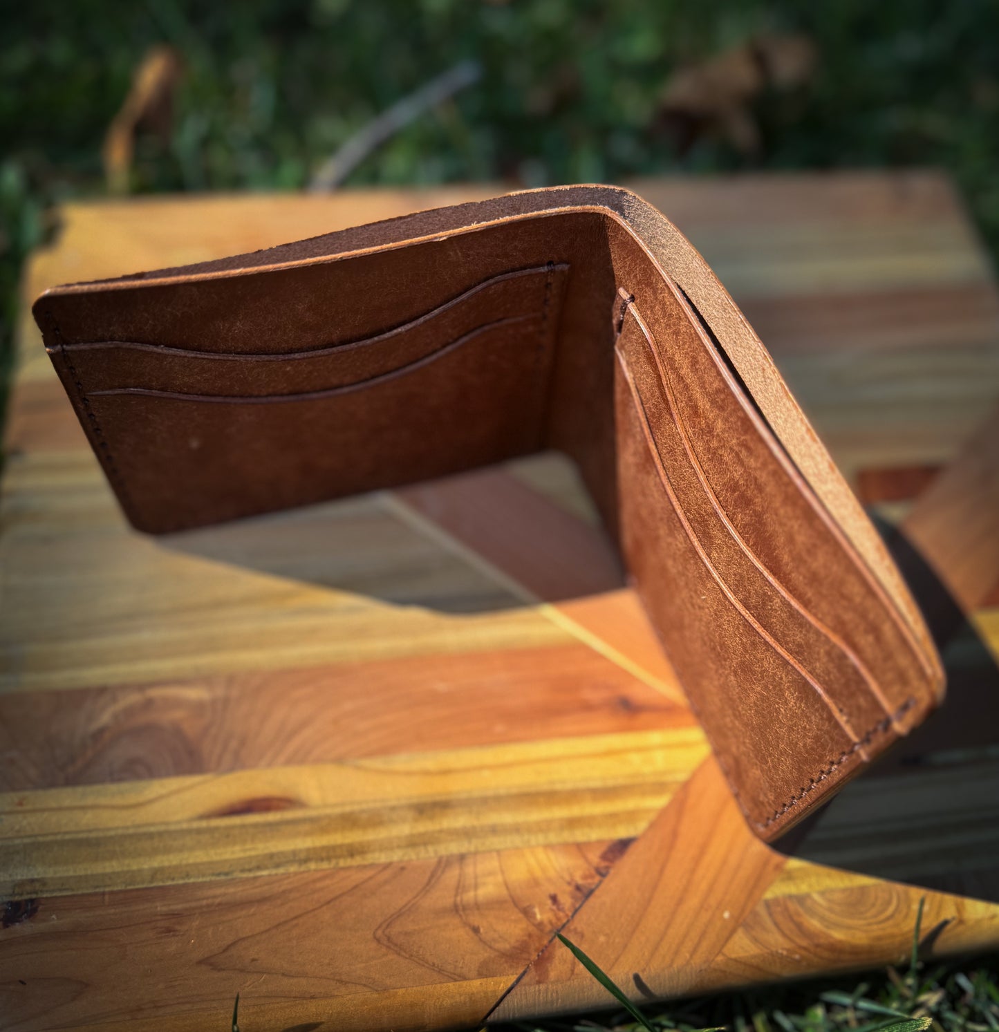 Minimalist Leather Bifold Wallet (Walnut)