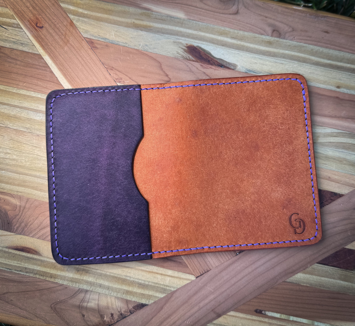 Front Pocket Leather Bifold Wallet (Olmo/Purple)