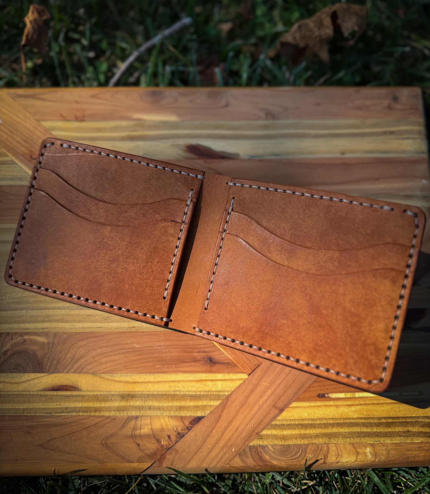 Minimalist Leather Bifold Wallet (Tan)