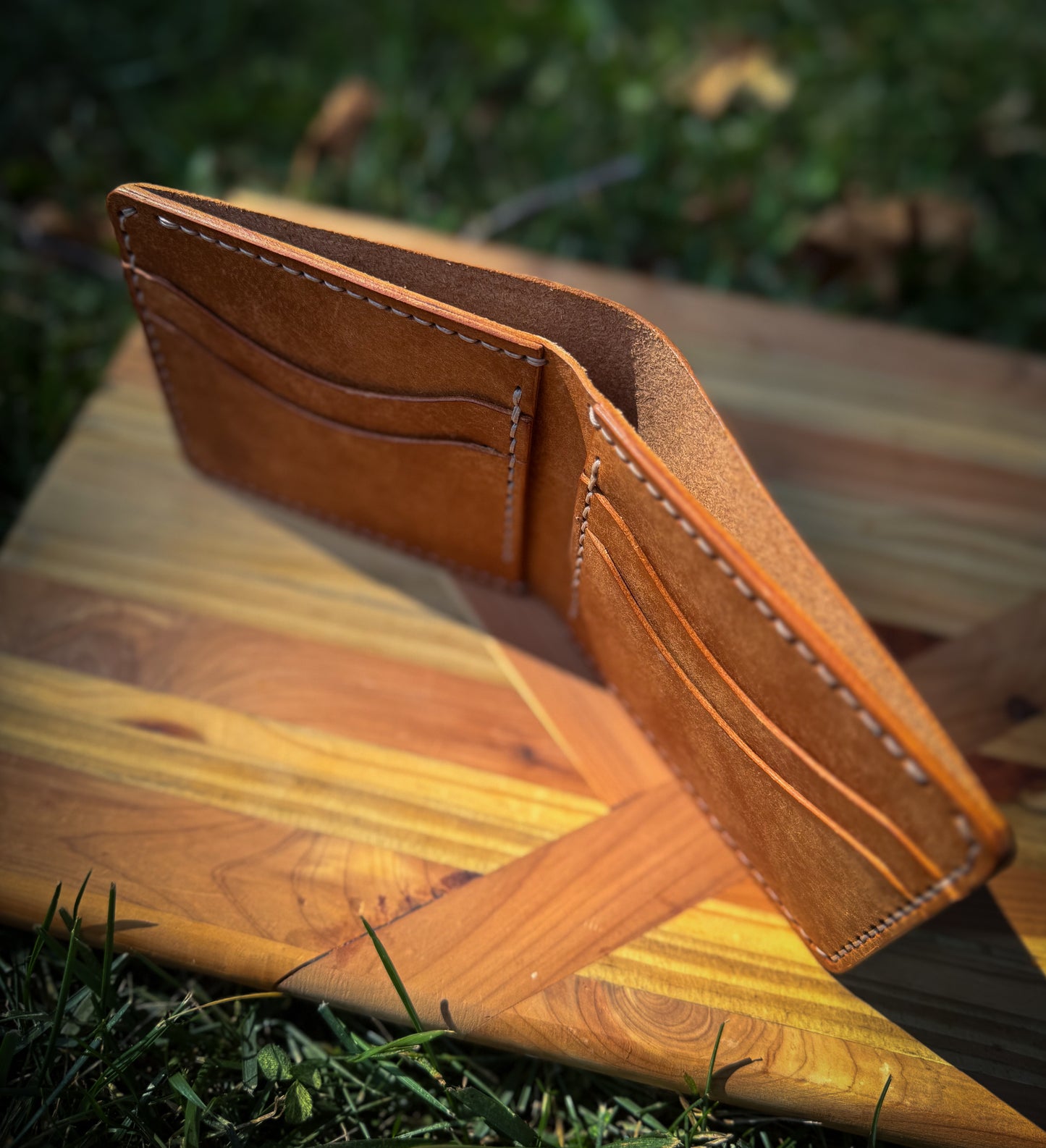 Minimalist Leather Bifold Wallet (Tan)